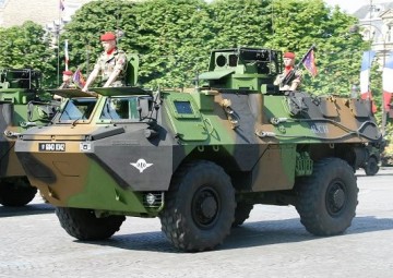 vab_renault_voa_artillery_observation_wheeled_armoured_vehicle_640.jpg