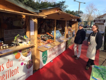 Visite du village du Massif des Bauges sur le marché de Noël d'Annecy 2.jpg