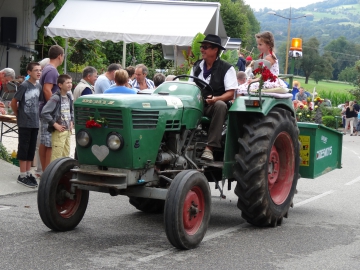 mures,fete,tracteurs,vide grenier,paella,artifice,concert,haute-savoie