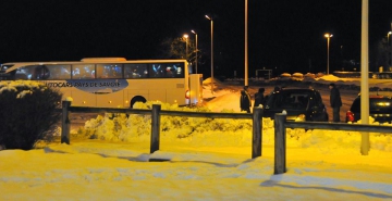 Michèle Lutz, les élus et associations de Doussard mobilisés toute cette nuit et ce matin pour héberger et nourrir les vacanciers bloqués par la neige ... un grand bravo à tous ! 1.jpg