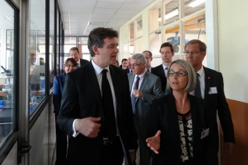 presse,dauphine,valls,montebourg,faverges,ministre,staubli,haute-savoie,marnaz,vougy,baud,decolletage,industrie